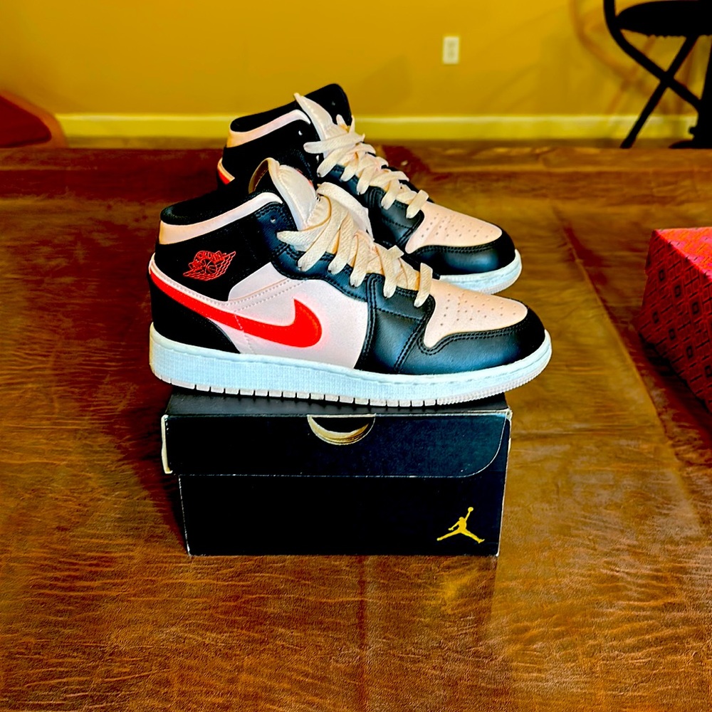 US 6 youth fits women’s size 7